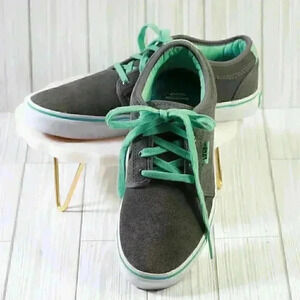 Vans skateboard sneaker gray/teal youth size 6 TB4r